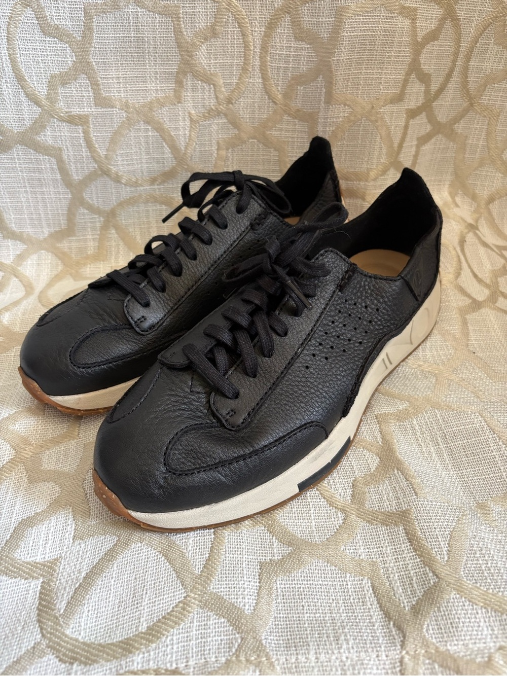 Clarks Black Leather Lace-Up Women's Sneakers - Picture 2 of 7